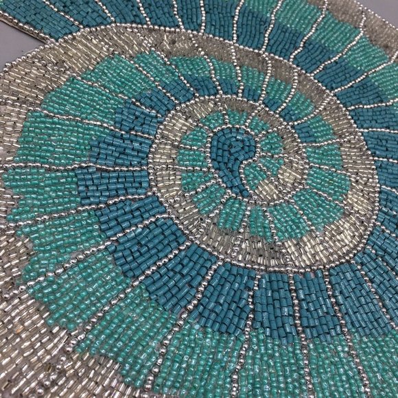 x4 Coastal Collection Beaded Abalone Shell Placemat Set Ocean Blue Silver Beach - Picture 9 of 9